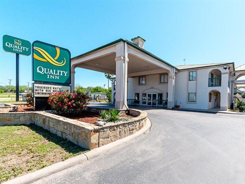 Quality Inn Three Rivers Экстерьер фото