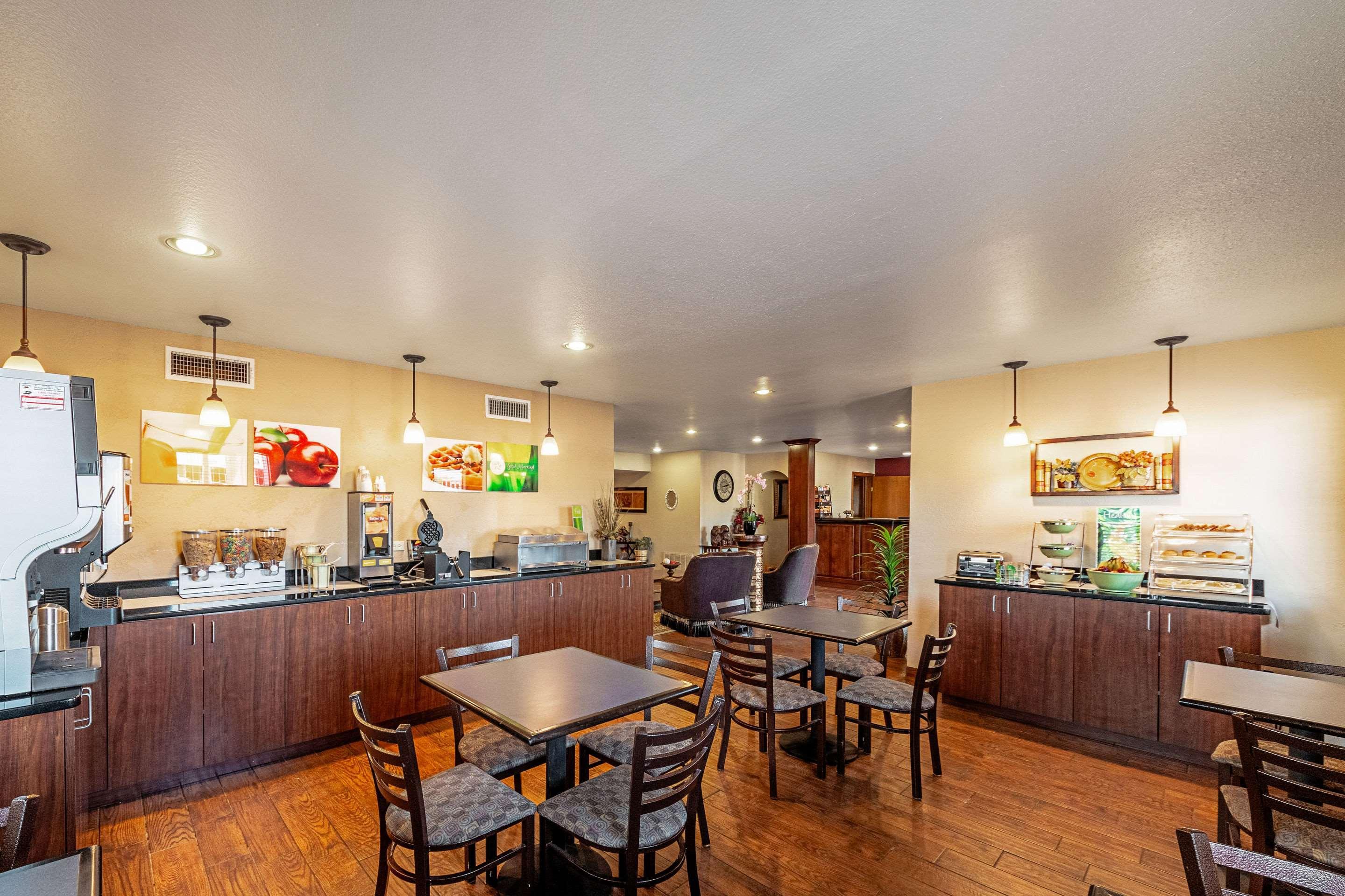 Quality Inn Three Rivers Экстерьер фото