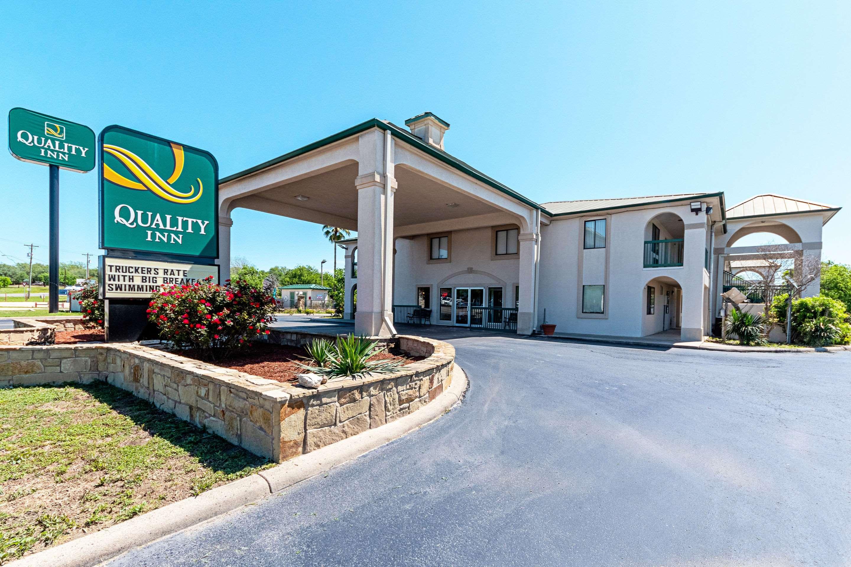 Quality Inn Three Rivers Экстерьер фото