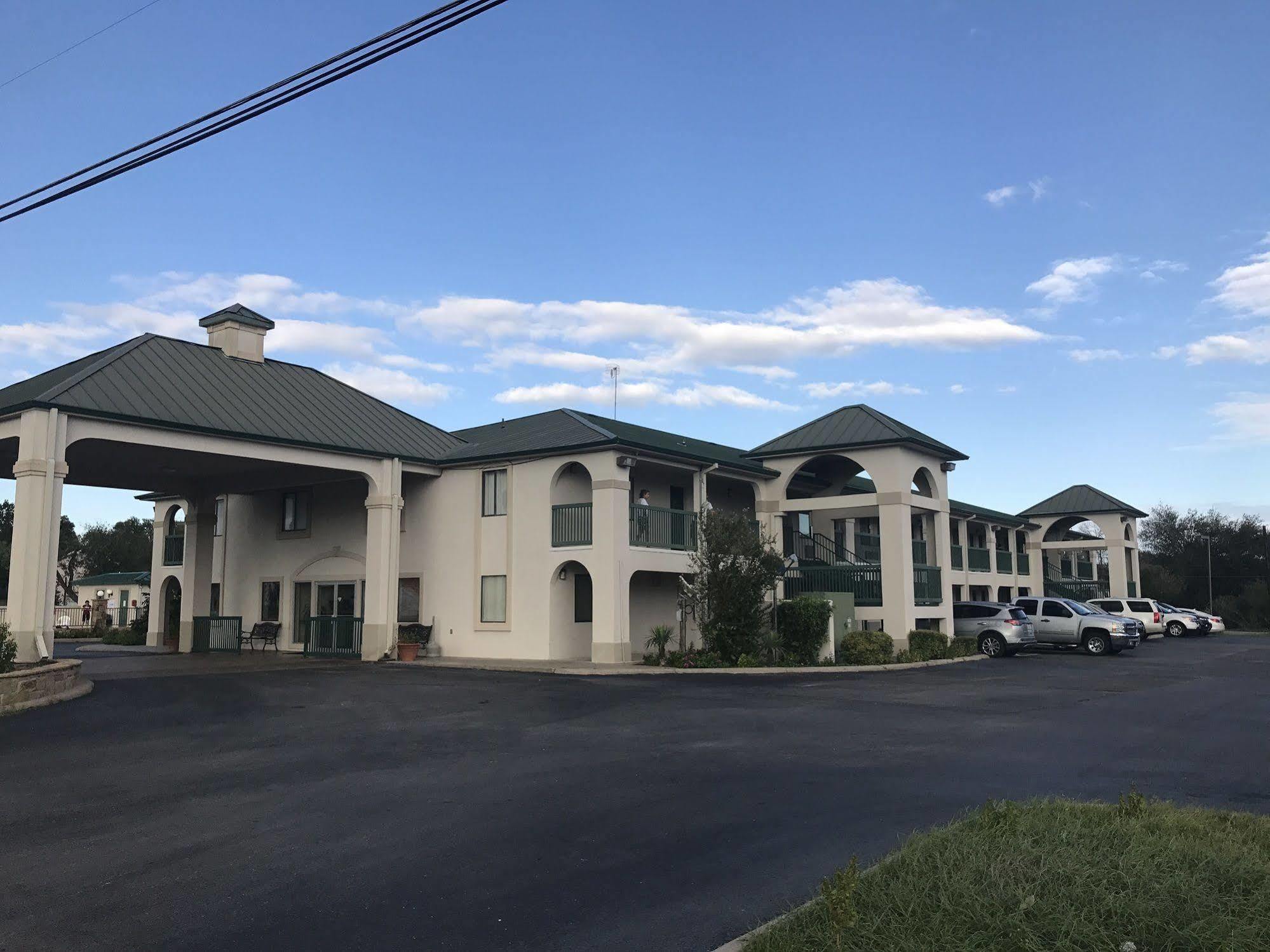 Quality Inn Three Rivers Экстерьер фото