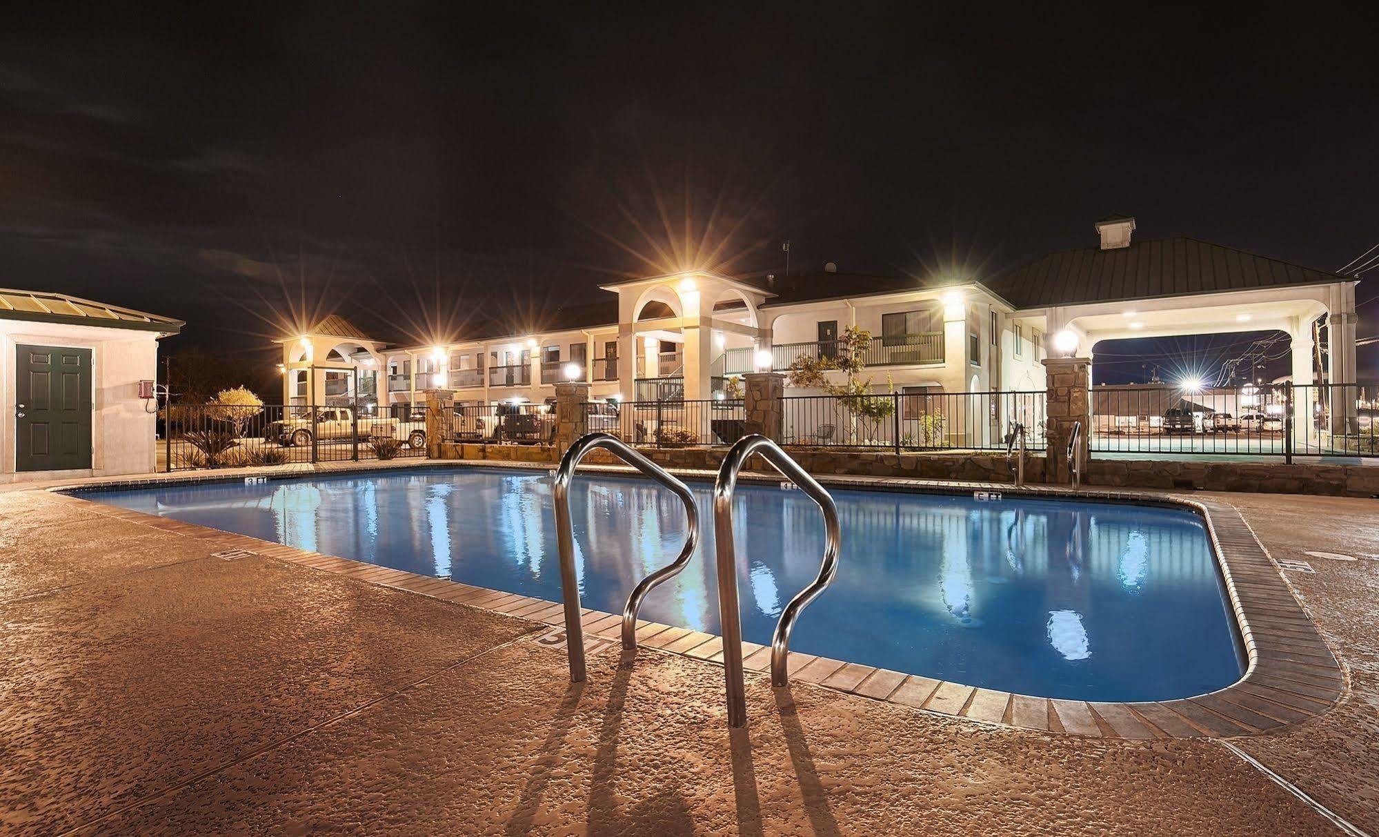Quality Inn Three Rivers Удобства фото