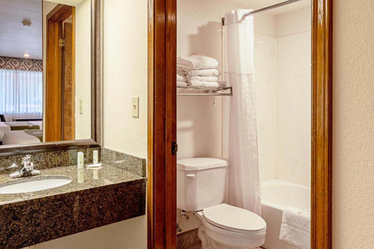 Quality Inn Three Rivers Экстерьер фото